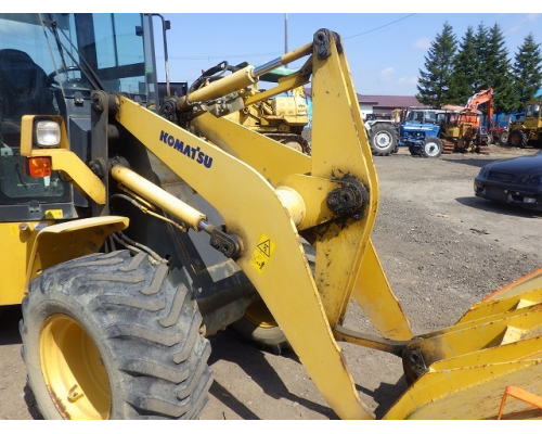 KOMATSU WA40-8
