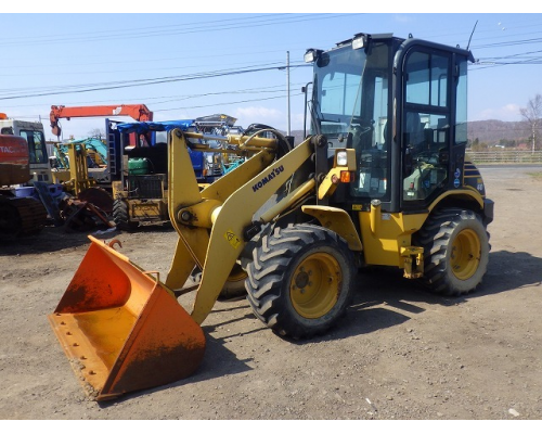KOMATSU WA40-8
