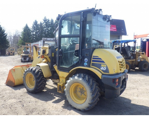 KOMATSU WA40-8