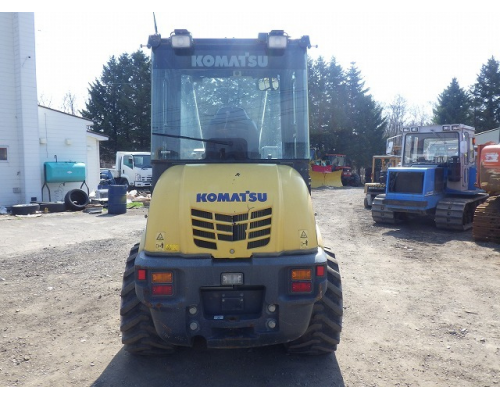 KOMATSU WA40-8