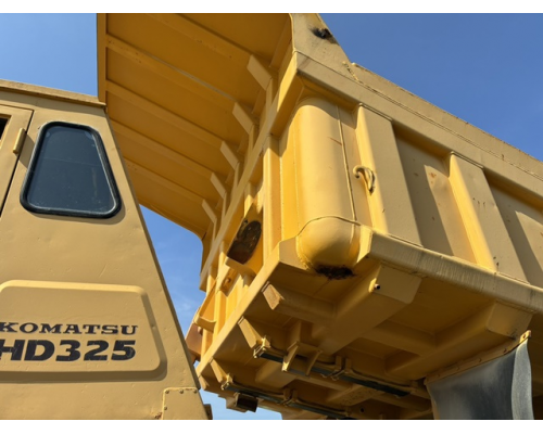 KOMATSU HD325-5