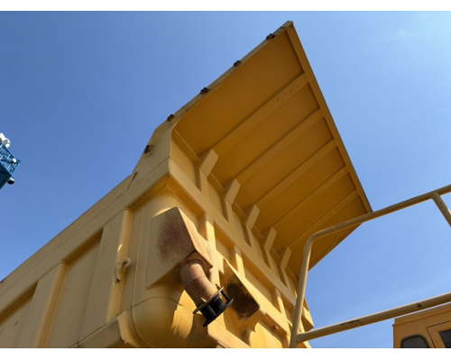 KOMATSU HD325-5
