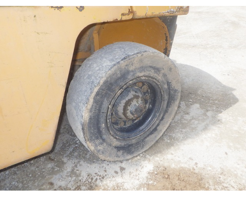 KOMATSU FD25-7