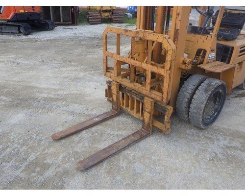 KOMATSU FD25-7