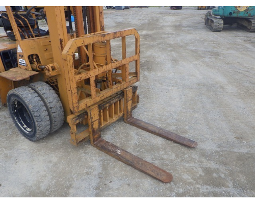 KOMATSU FD25-7