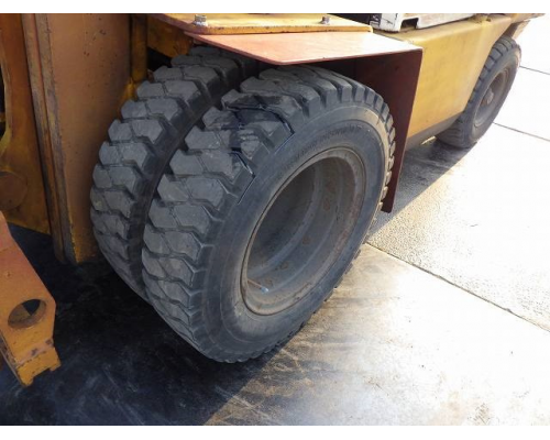 KOMATSU FG30-8