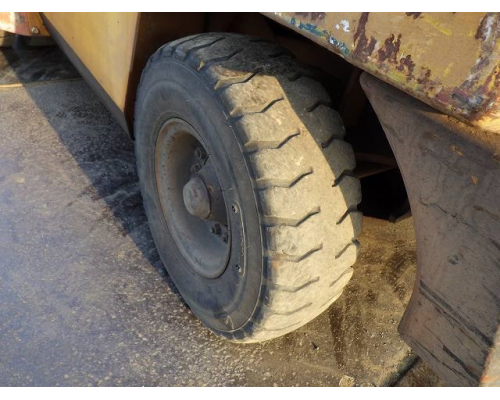 KOMATSU FG30-8