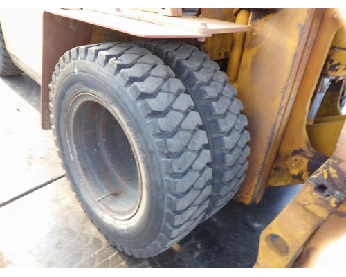 KOMATSU FG30-8