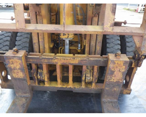 KOMATSU FG30-8