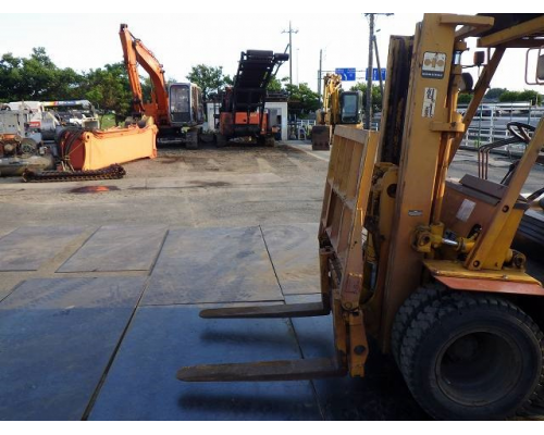 KOMATSU FG30-8