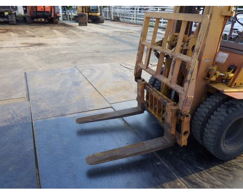 KOMATSU FG30-8