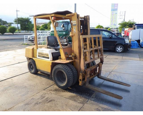 KOMATSU FG30-8