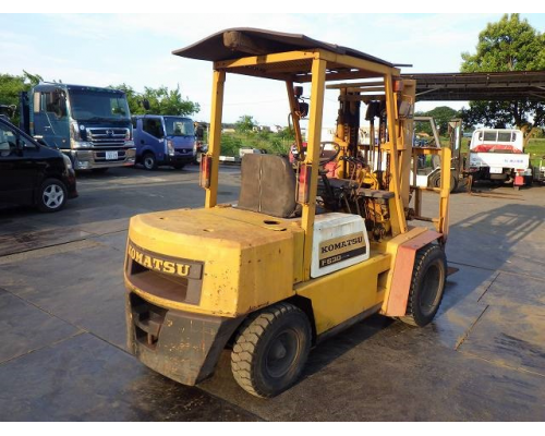 KOMATSU FG30-8