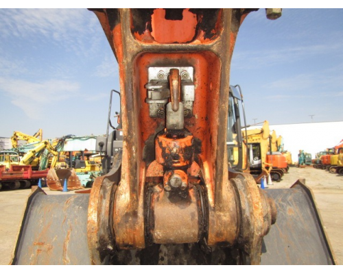 HITACHI ZH200-6