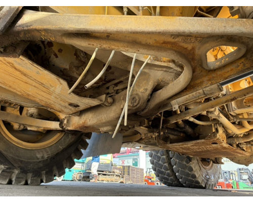 KOMATSU HD325-5