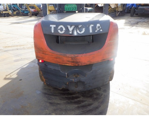 TOYOTA 02-8FDL30