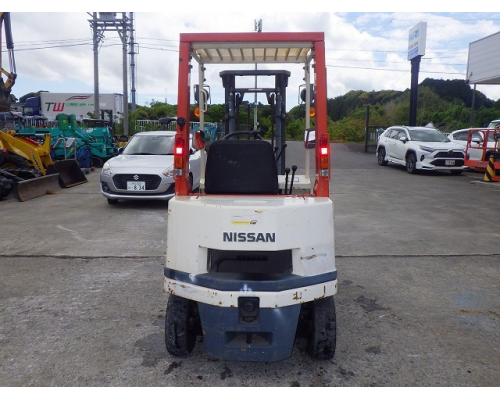 NISSAN NAH01M15