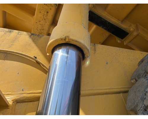 KOMATSU HD325-5