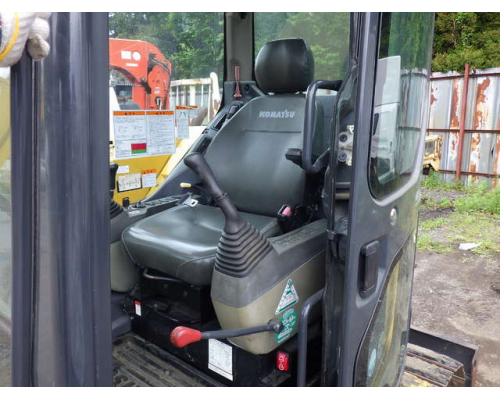 KOMATSU PC78UU-10