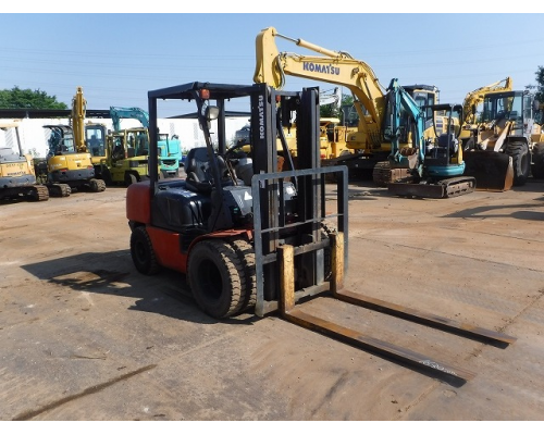 KOMATSU FD30C-12