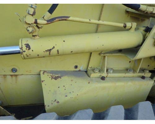 KOMATSU D20A-7