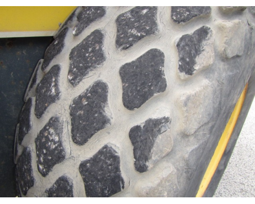 BOMAG BW211D-4