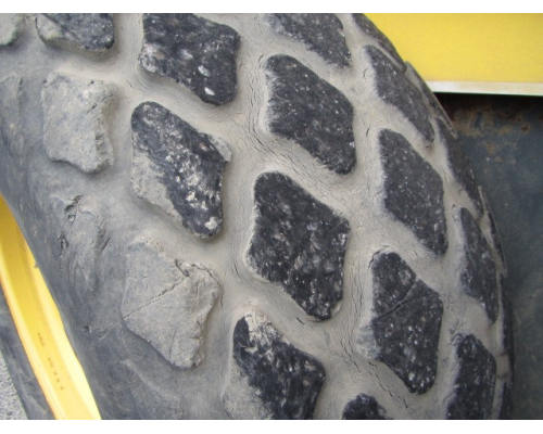 BOMAG BW211D-4