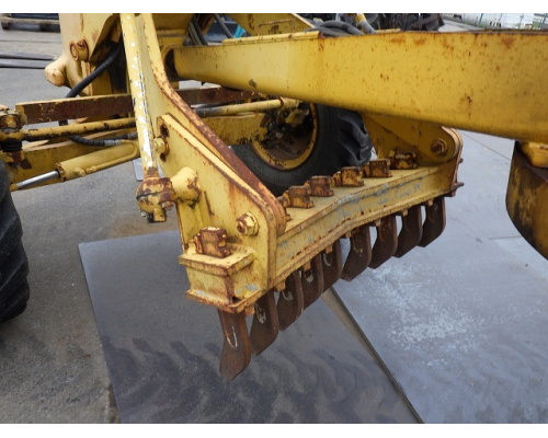 KOMATSU GD405A-2