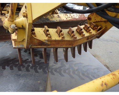 KOMATSU GD405A-2