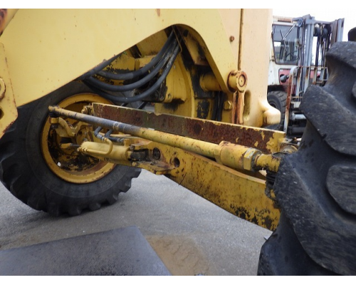 KOMATSU GD405A-2