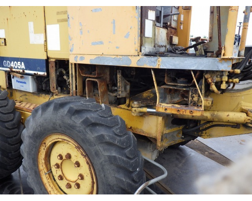 KOMATSU GD405A-2
