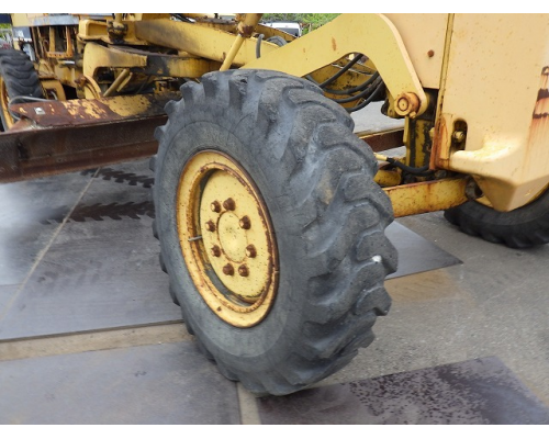 KOMATSU GD405A-2