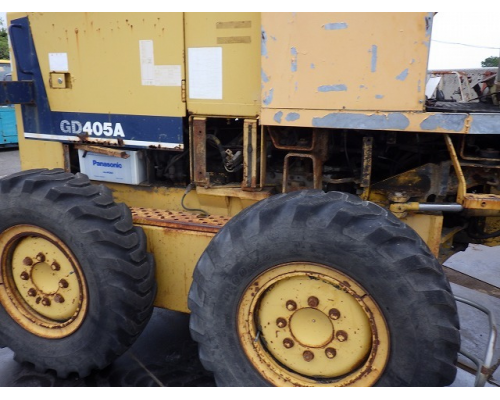 KOMATSU GD405A-2