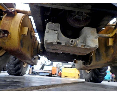 KOMATSU GD405A-2