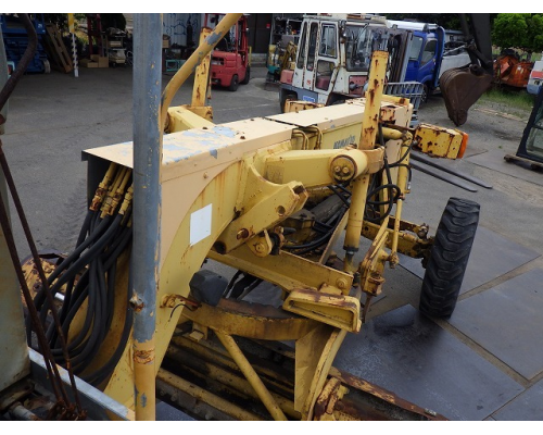 KOMATSU GD405A-2