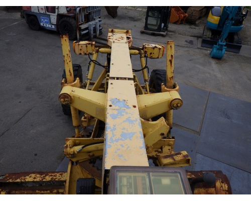 KOMATSU GD405A-2