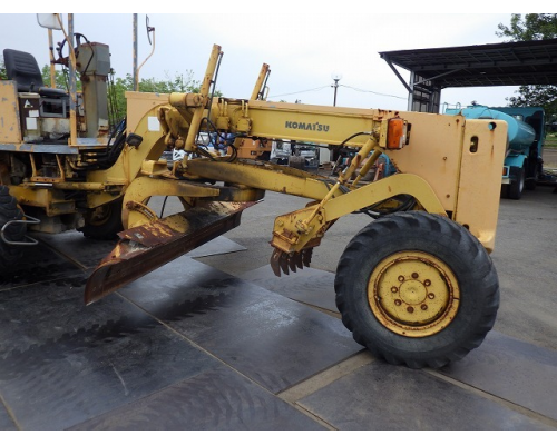 KOMATSU GD405A-2
