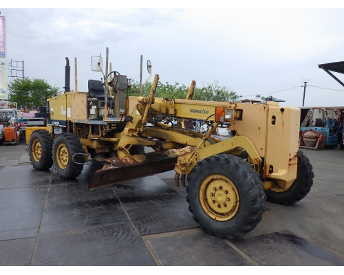 KOMATSU GD405A-2