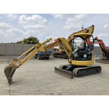 KOMATSU PC30UU-5