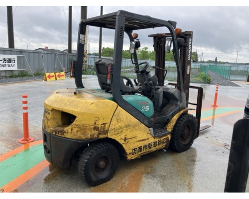 KOMATSU FG25C-16