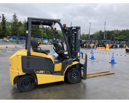 KOMATSU FE25-2