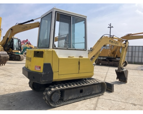 KOMATSU PC15-2