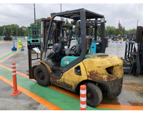 KOMATSU FG25C-16