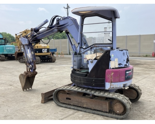 KOMATSU PC28UU-2E