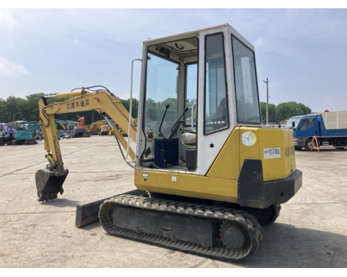 KOMATSU PC15-2