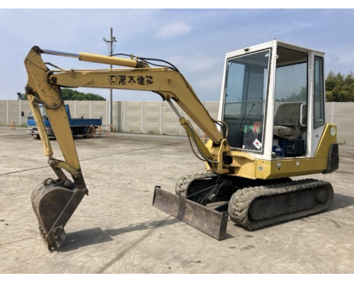 KOMATSU PC15-2