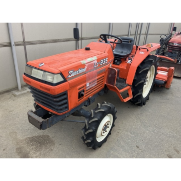 KUBOTA L1-235D