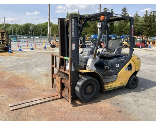 KOMATSU FD25T-17