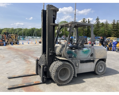 KOMATSU FD45T-8