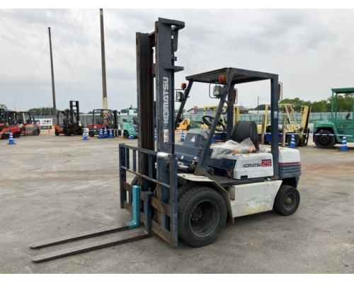 KOMATSU FG25-11